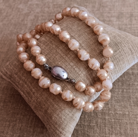 Les Bernard Knotted Faux Pearl Strand Necklace - Picture 4 of 12